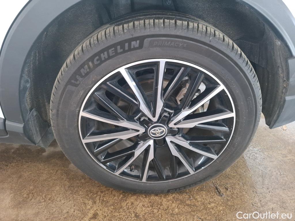  Toyota  C-HR TOYOTA  / 2016 / 5P / SUV 1.8 HYBRIDE 122 DISTINCTIVE #9