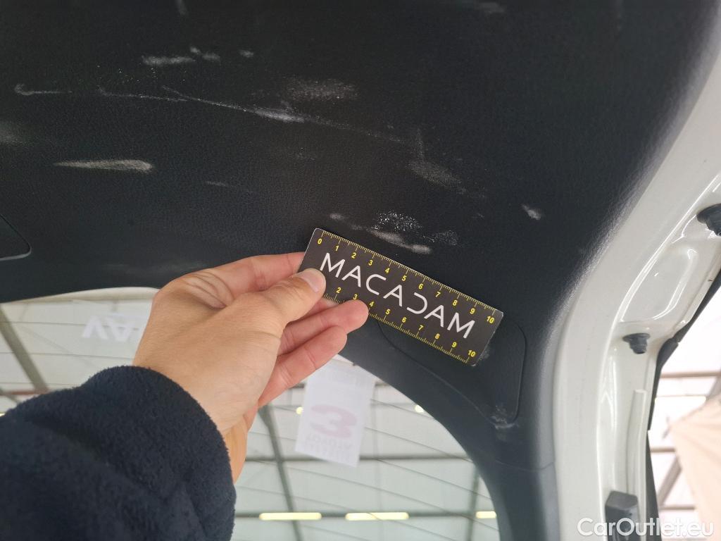  Toyota  C-HR TOYOTA  / 2016 / 5P / SUV 1.8 HYBRIDE 122 DISTINCTIVE #32