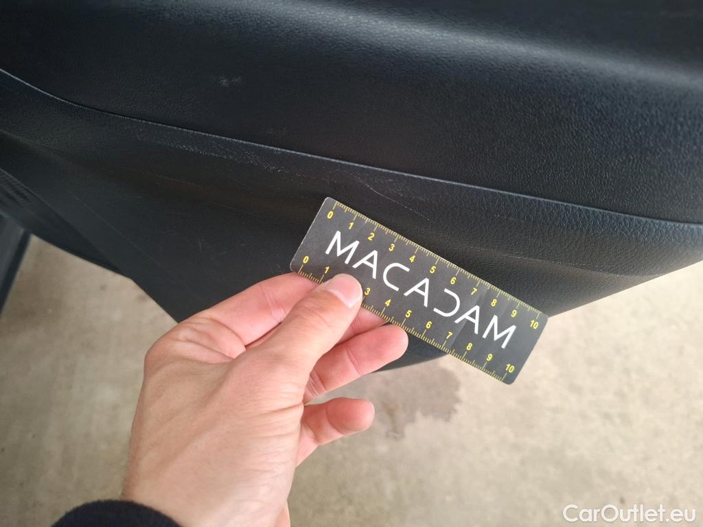  Toyota  C-HR TOYOTA  / 2016 / 5P / SUV 1.8 HYBRIDE 122 DISTINCTIVE #24