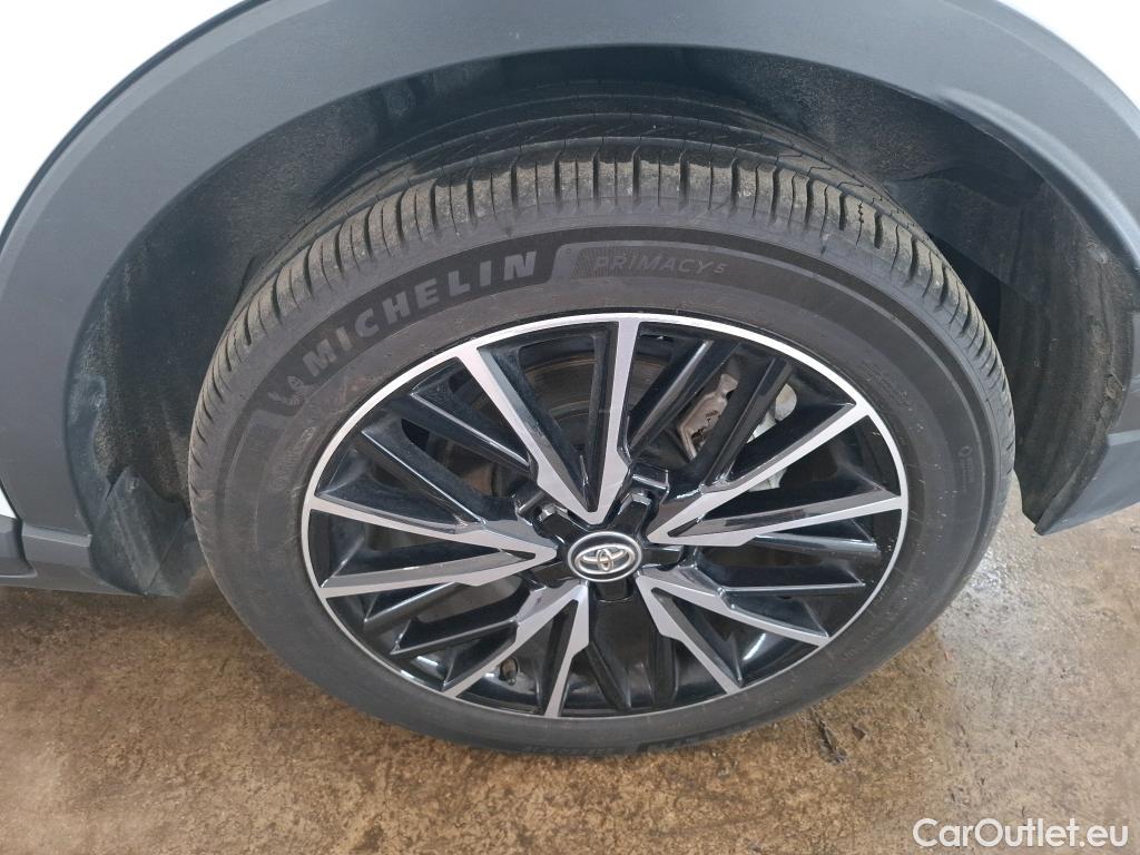  Toyota  C-HR TOYOTA  / 2016 / 5P / SUV 1.8 HYBRIDE 122 DISTINCTIVE #8