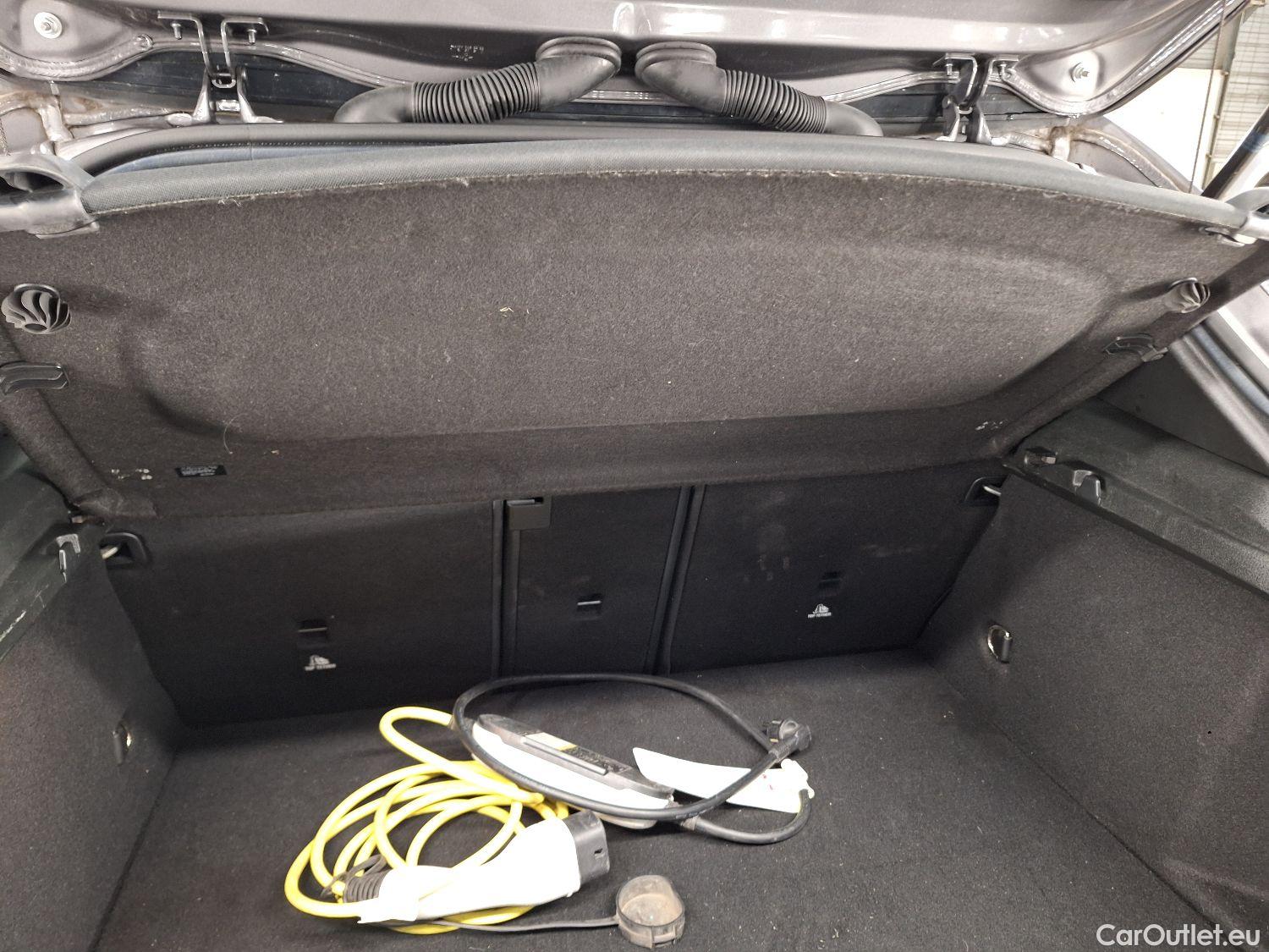  Mercedes  A-Klasse Mercedes, A-Class '18, Mercedes-Benz  A 250 e Business Solution 5 #32