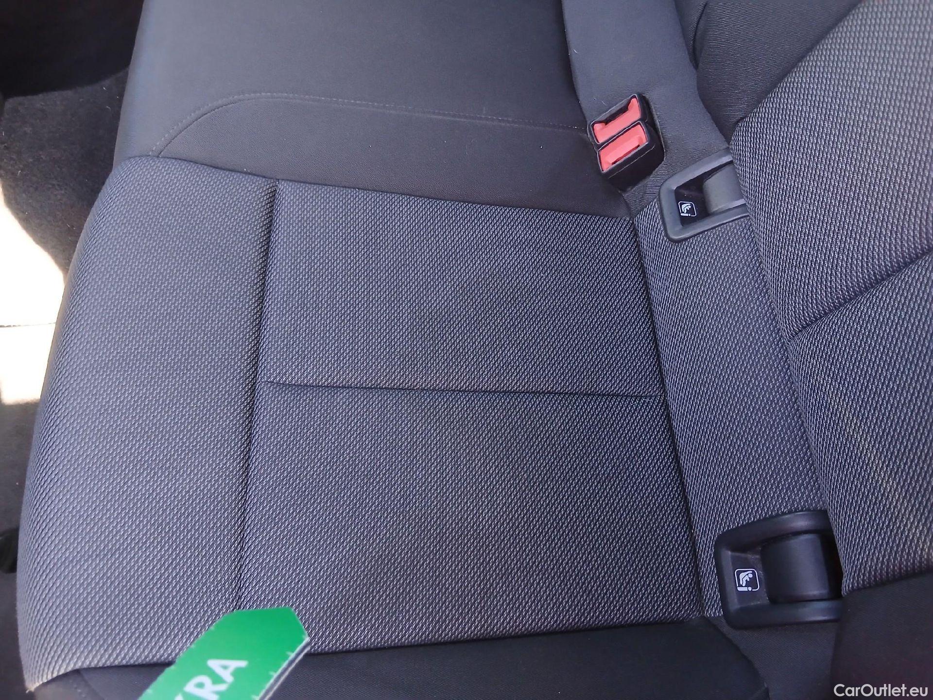  Audi  A3 AUDI  / 2020 / 5P / berlina con portón Sportback S line 40 TFSI e 150kW S tron #18