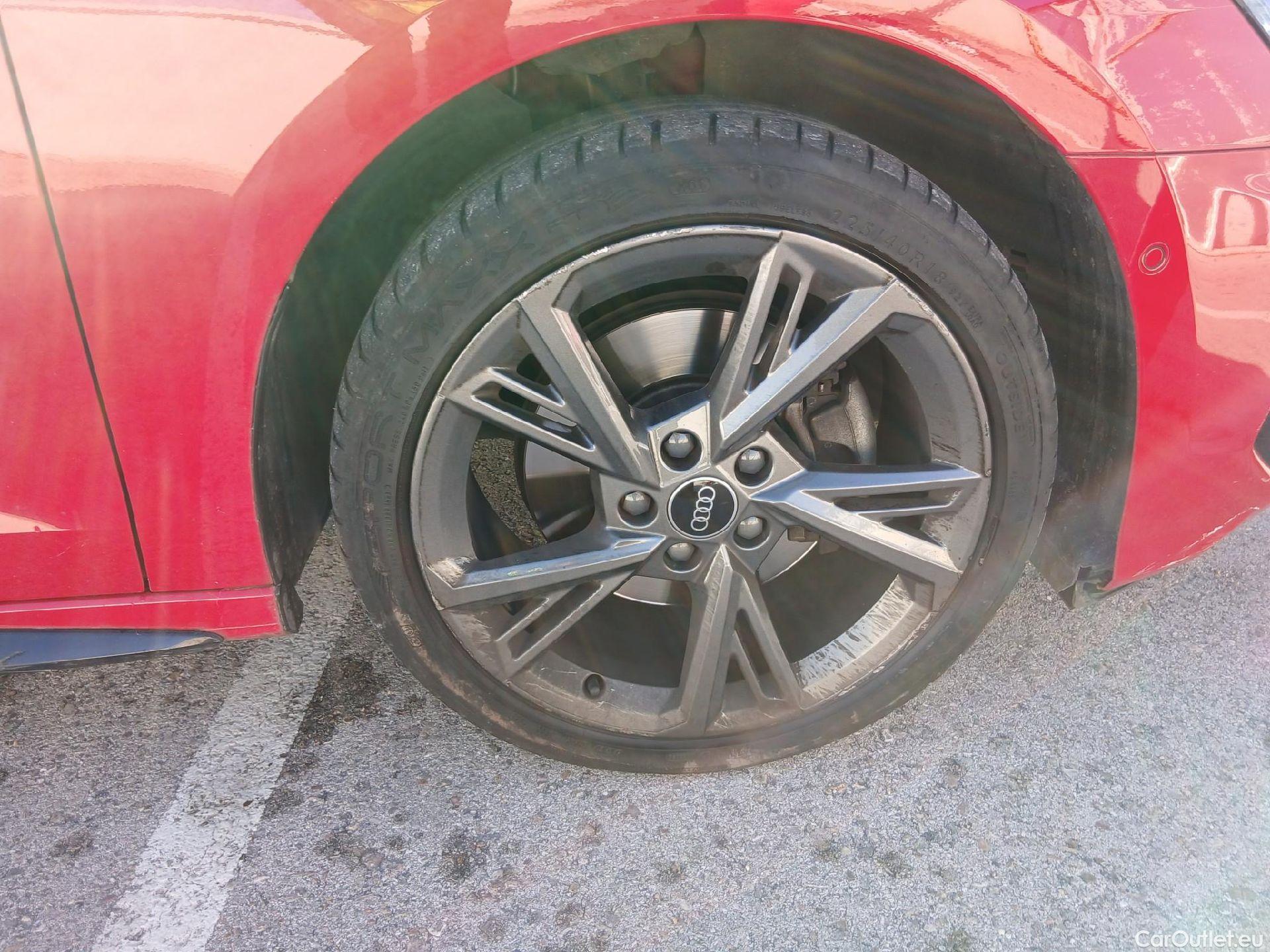  Audi  A3 AUDI  / 2020 / 5P / berlina con portón Sportback S line 40 TFSI e 150kW S tron #56