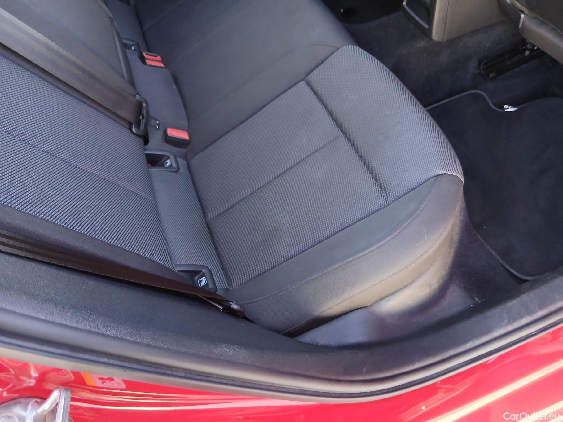  Audi  A3 AUDI  / 2020 / 5P / berlina con portón Sportback S line 40 TFSI e 150kW S tron #46