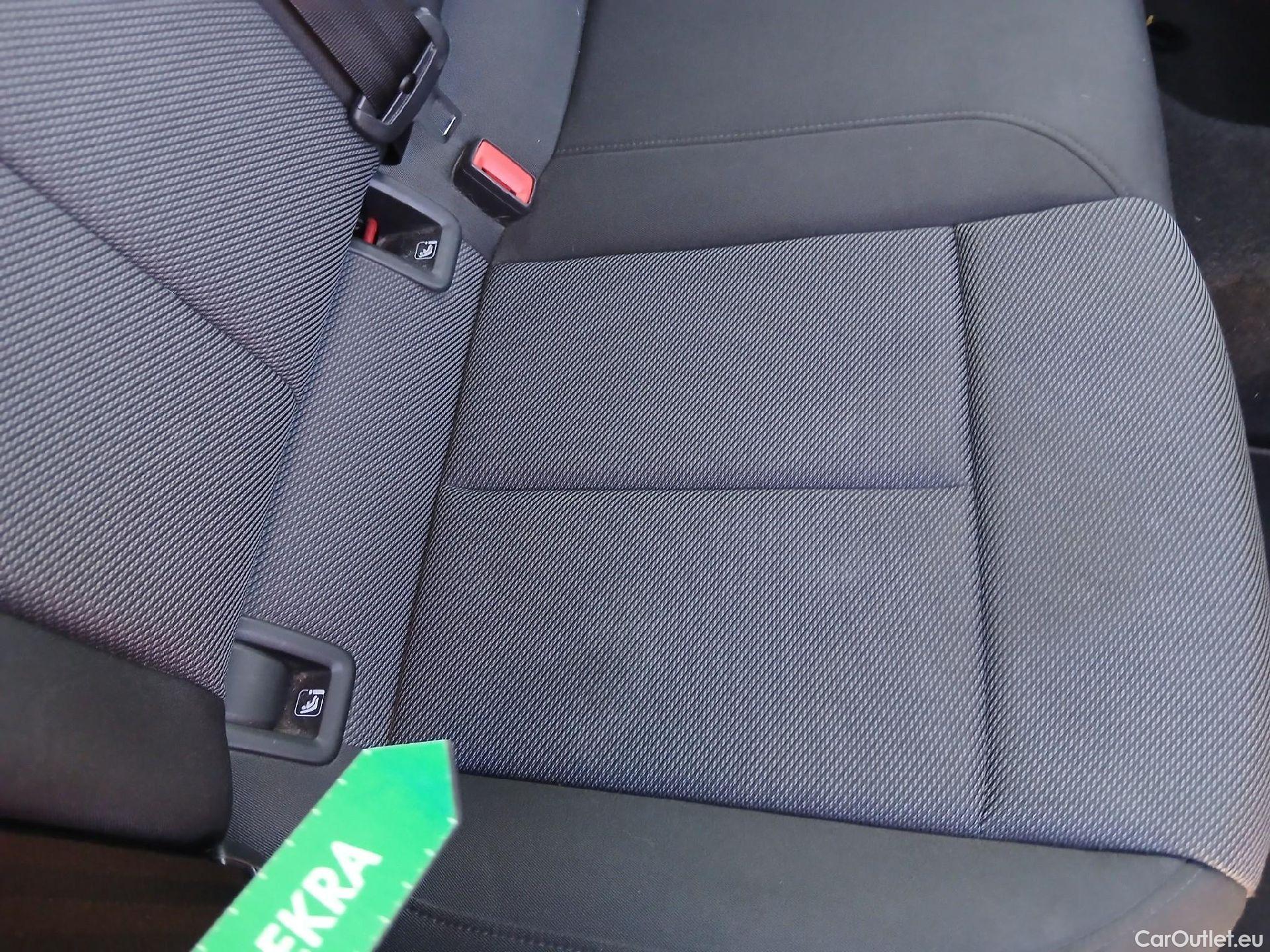  Audi  A3 AUDI  / 2020 / 5P / berlina con portón Sportback S line 40 TFSI e 150kW S tron #17