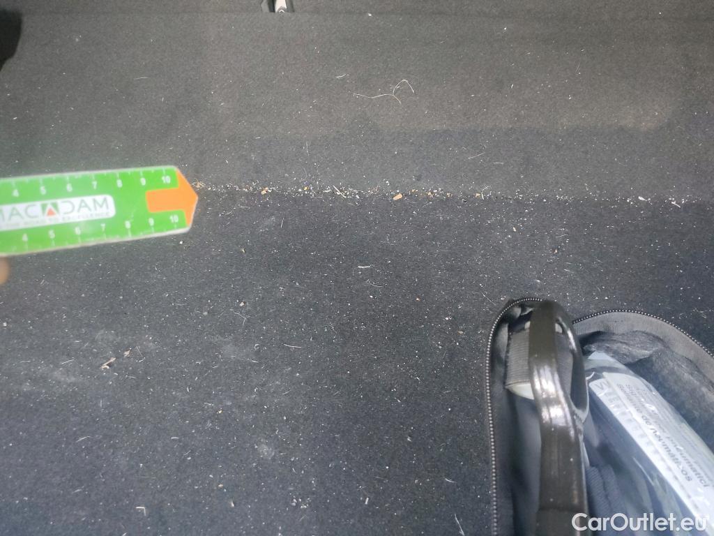  Audi  Q2 AUDI  / 2016 / 5P / todoterreno Design 30 TDI 85kW (116CV) S tronic #40