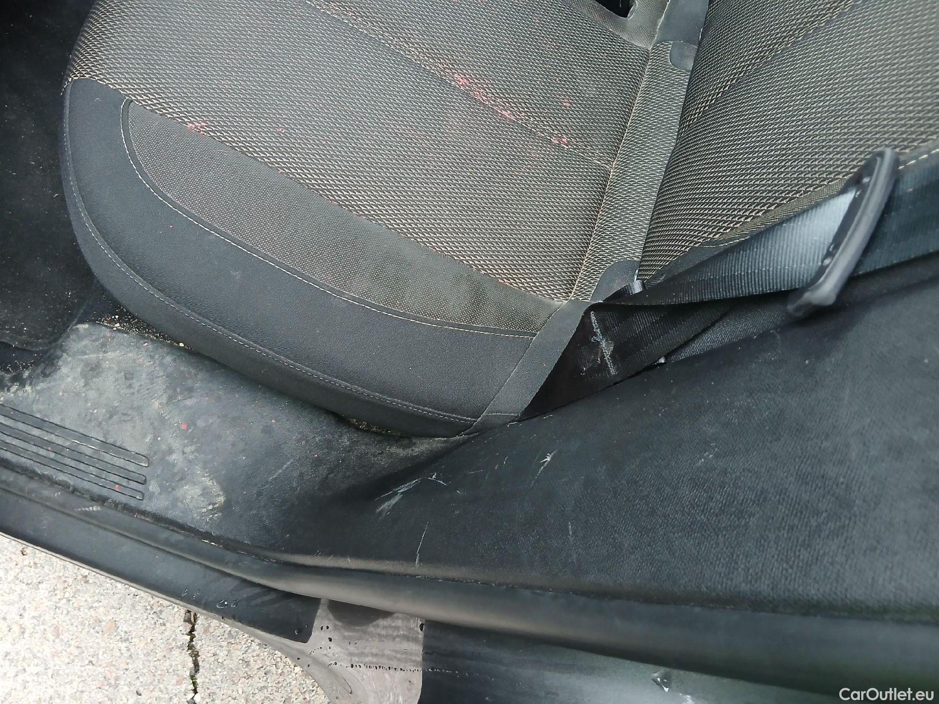  DS  DS7 DS DS 7 Crossback / 2017 / 5P / todoterreno BlueHDi DE 96kW (130CV) Auto. CHIC (AC) #4