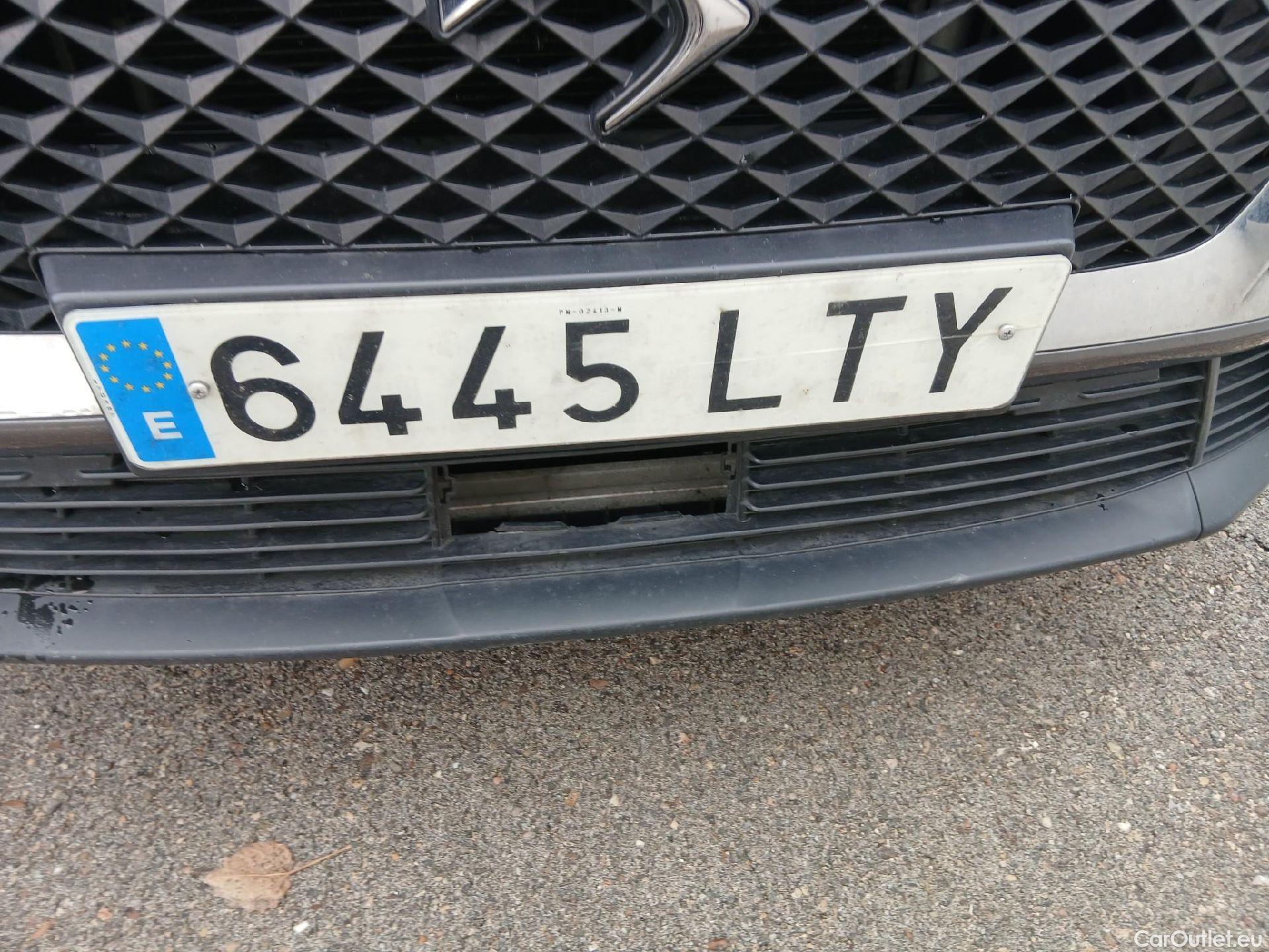  DS  DS7 DS DS 7 Crossback / 2017 / 5P / todoterreno BlueHDi DE 96kW (130CV) Auto. CHIC (AC) #16