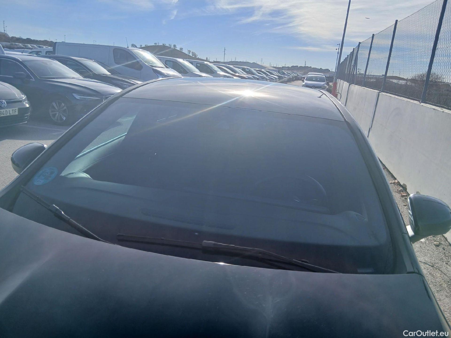  Mercedes  CLA-Klasse MERCEDES-BENZ CLA / 2019 / 5P / familiar CLA 200 D DCT Shooting Brake #6