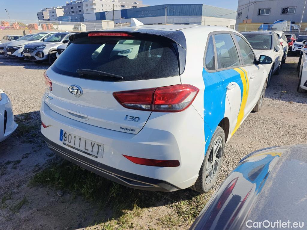  Hyundai  i30 HYUNDAI  / 2020 / 5P / berlina con portón 1.0 TGDI 48V Klass #42