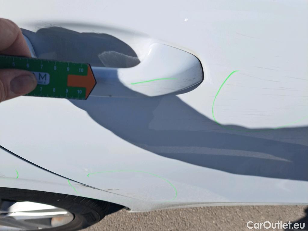  KIA  Cee'd KIA Ceed / 2018 / 5P / berlina con portón 1.0 MHEV 88kW (120CV) Drive DCT #26