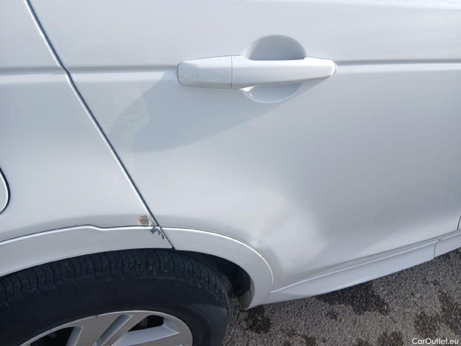  Land Rover  Discovery LAND ROVER  Sport / 2019 / 5P / todoterreno 2.0D I4-L.Flw 150 PS AWD R-Dynamic Base #17