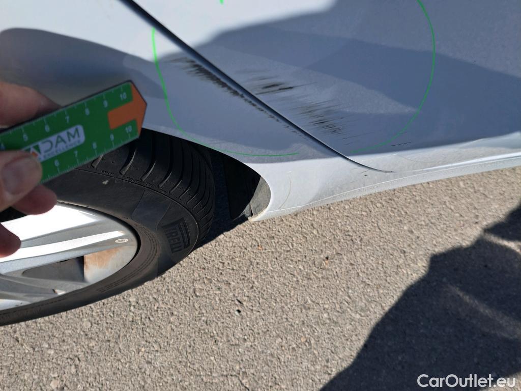  KIA  Cee'd KIA Ceed / 2018 / 5P / berlina con portón 1.0 MHEV 88kW (120CV) Drive DCT #8