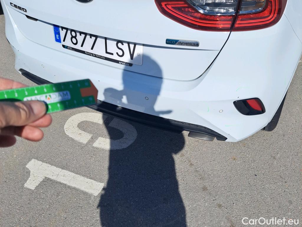  KIA  Cee'd KIA Ceed / 2018 / 5P / berlina con portón 1.0 MHEV 88kW (120CV) Drive DCT #17