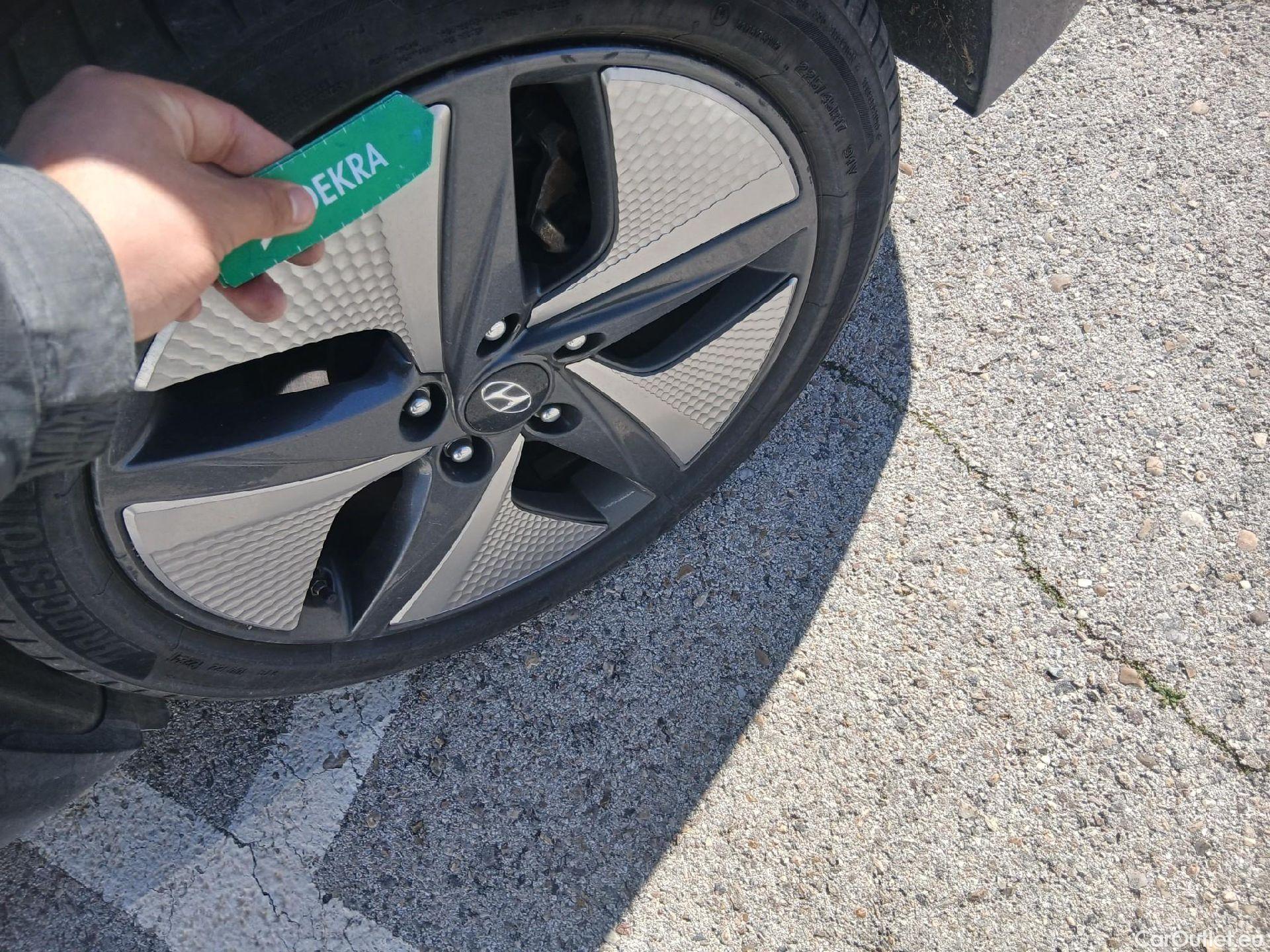  Hyundai   Ioniq HYUNDAI / 2019 / 5P / berlina con portón 1.6 GDI HEV Tecno DCT #22