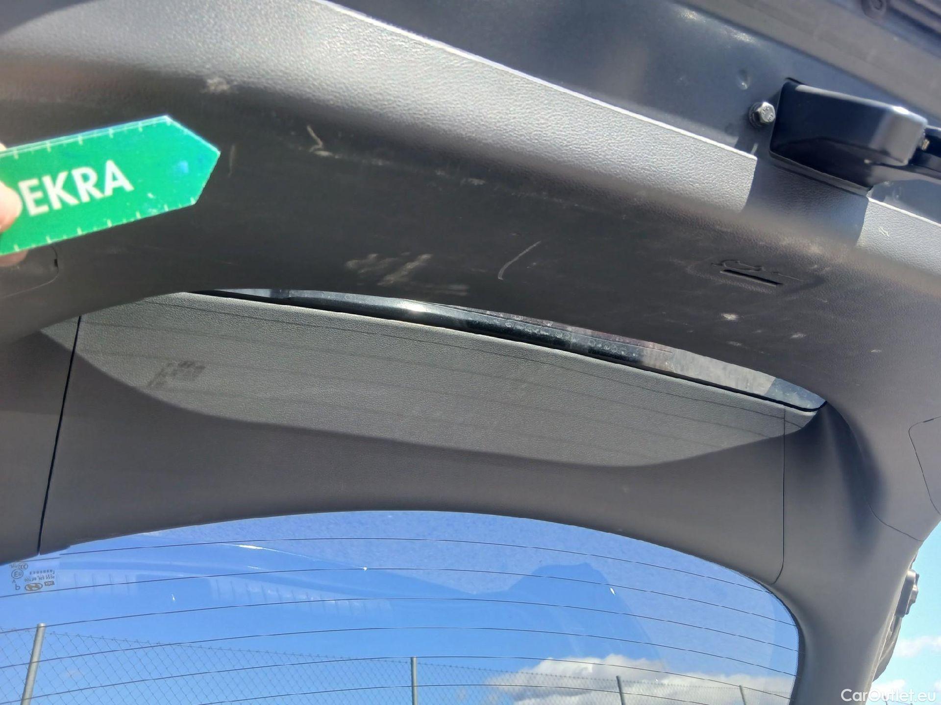  Hyundai   Ioniq HYUNDAI / 2019 / 5P / berlina con portón 1.6 GDI HEV Tecno DCT #4