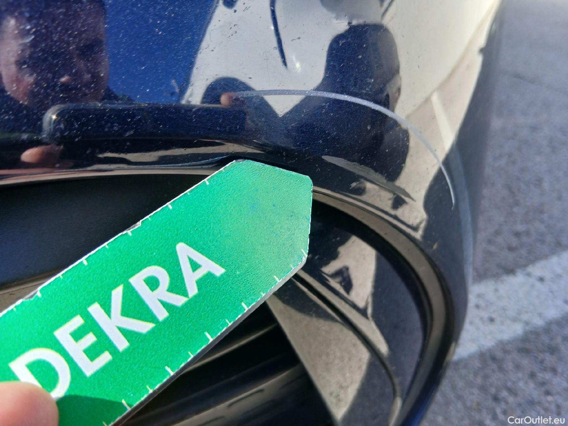  Mercedes  C-Klasse MERCEDES-BENZ Clase C / 2021 / 4P / sedán C 220 d #4