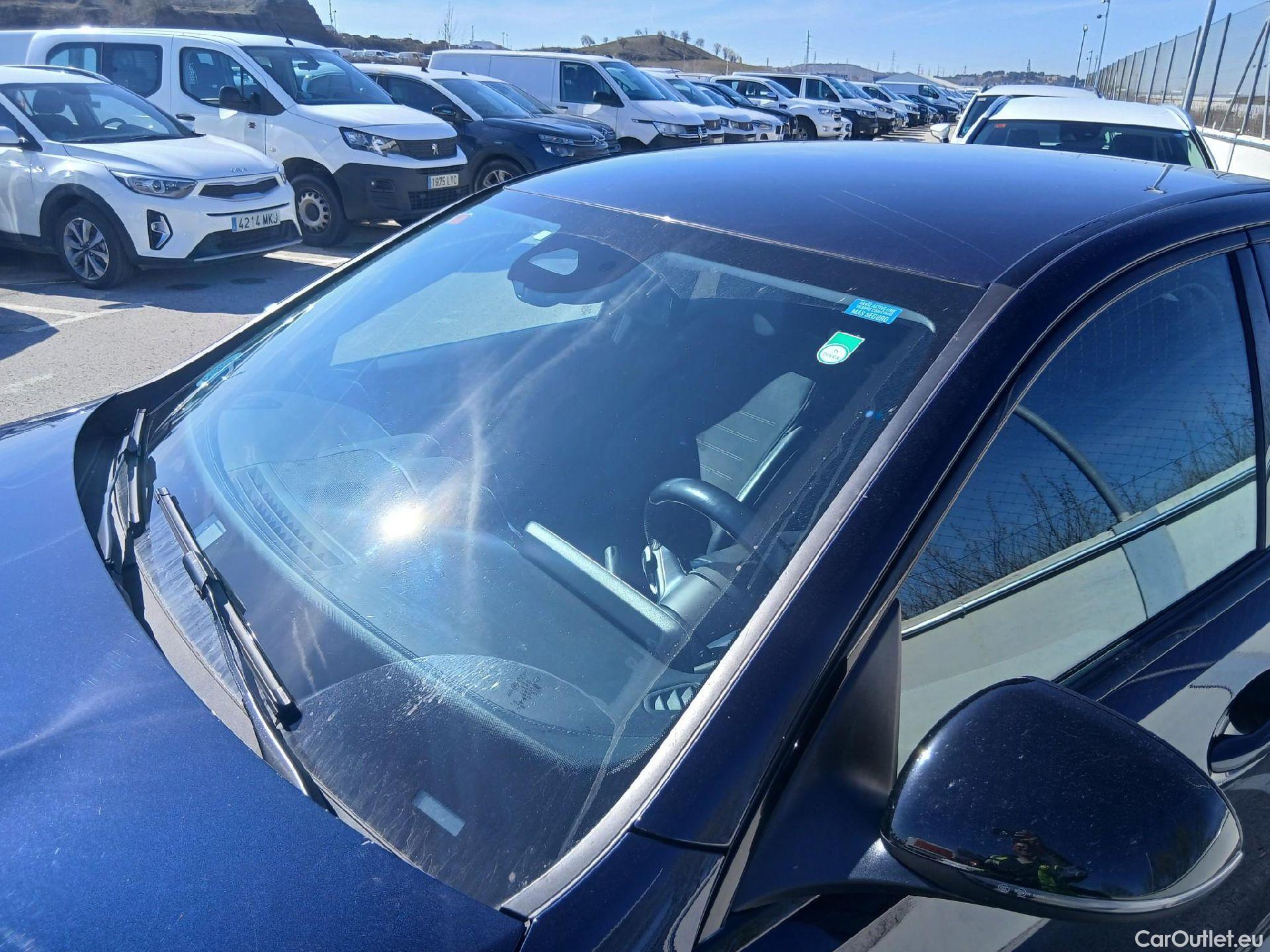  Mercedes  C-Klasse MERCEDES-BENZ Clase C / 2021 / 4P / sedán C 220 d #41