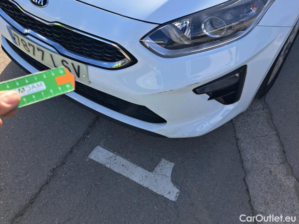  KIA  Cee'd KIA Ceed / 2018 / 5P / berlina con portón 1.0 MHEV 88kW (120CV) Drive DCT #12