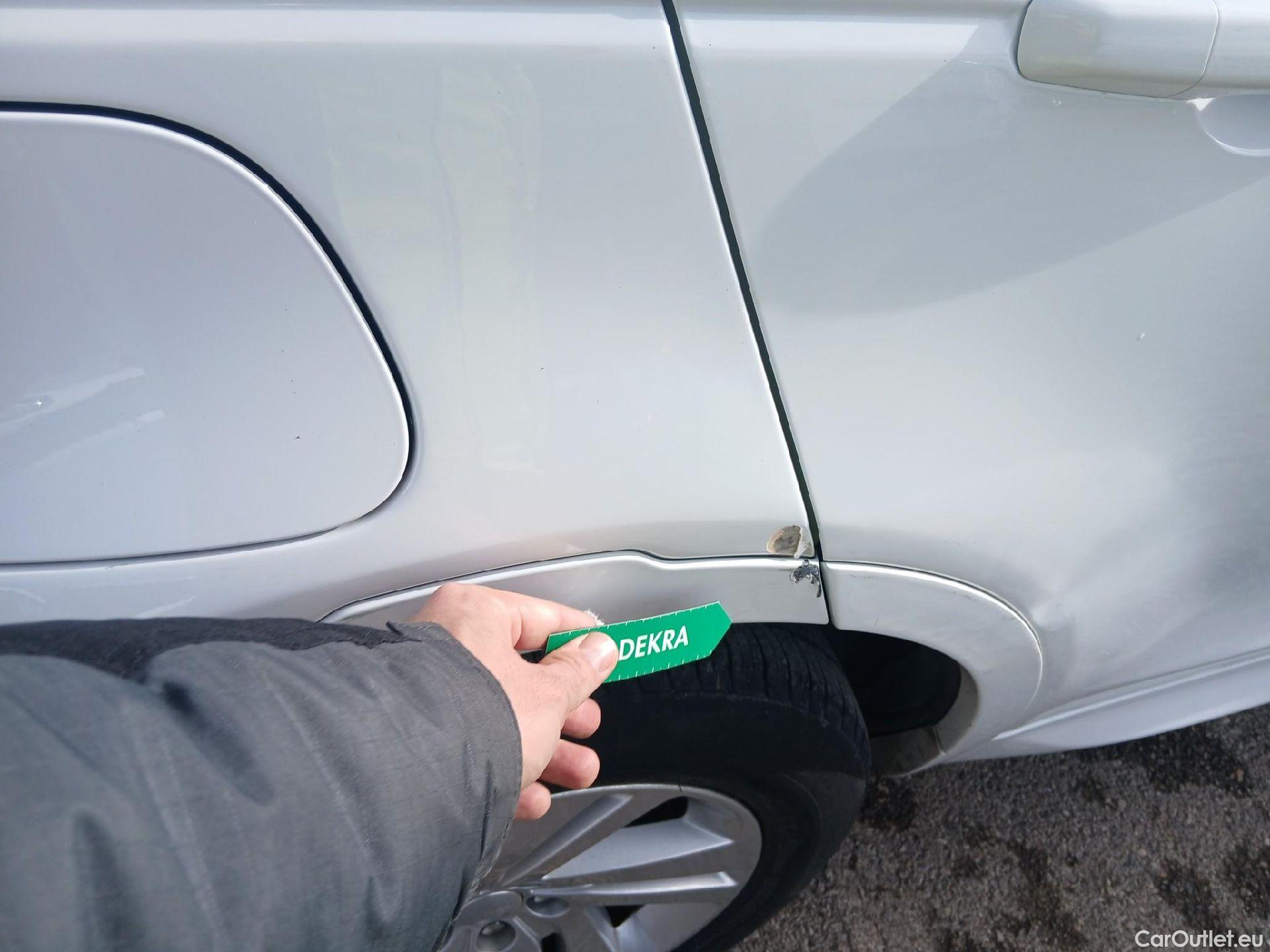  Land Rover  Discovery LAND ROVER  Sport / 2019 / 5P / todoterreno 2.0D I4-L.Flw 150 PS AWD R-Dynamic Base #15