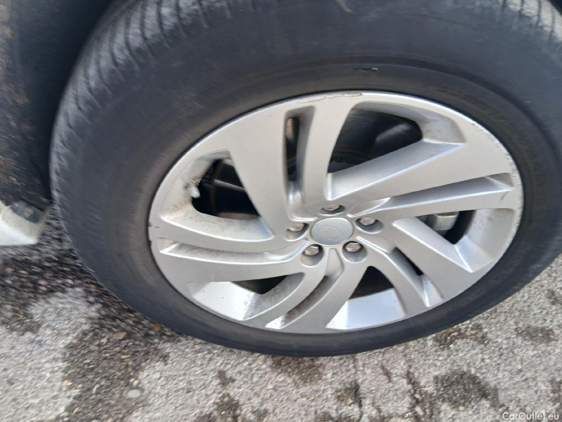  Land Rover  Discovery LAND ROVER  Sport / 2019 / 5P / todoterreno 2.0D I4-L.Flw 150 PS AWD R-Dynamic Base #27