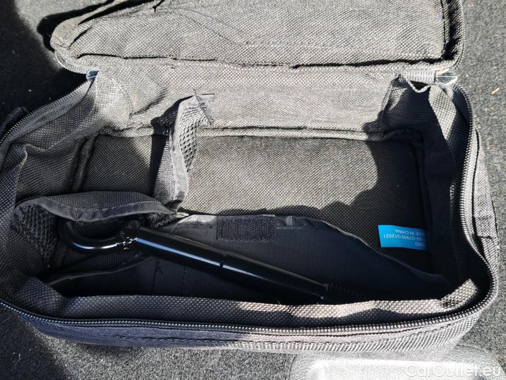  KIA  Cee'd KIA Ceed / 2018 / 5P / berlina con portón 1.0 MHEV 88kW (120CV) Drive DCT #2