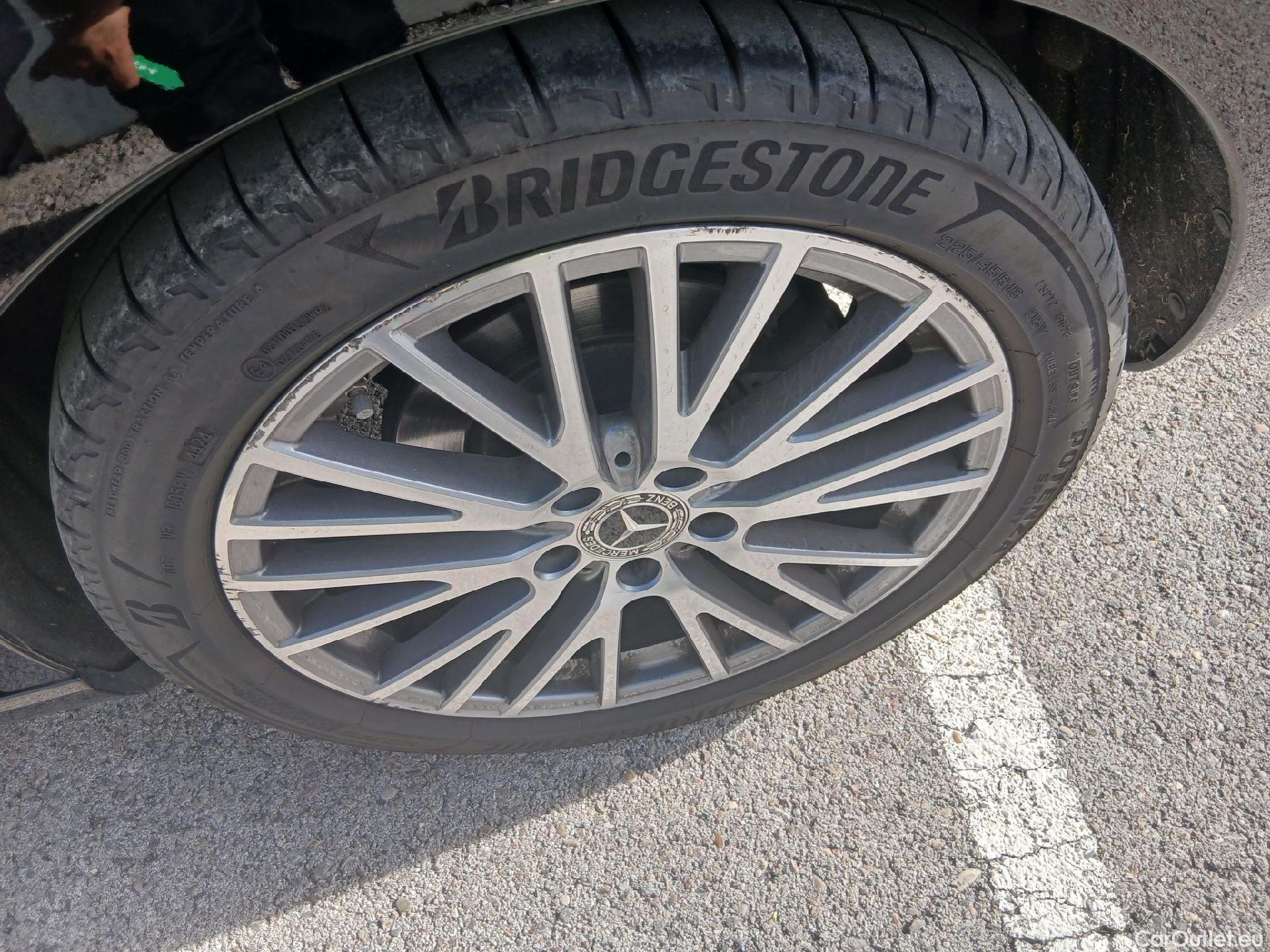  Mercedes  CLA-Klasse MERCEDES-BENZ CLA / 2019 / 5P / familiar CLA 200 D DCT Shooting Brake #17