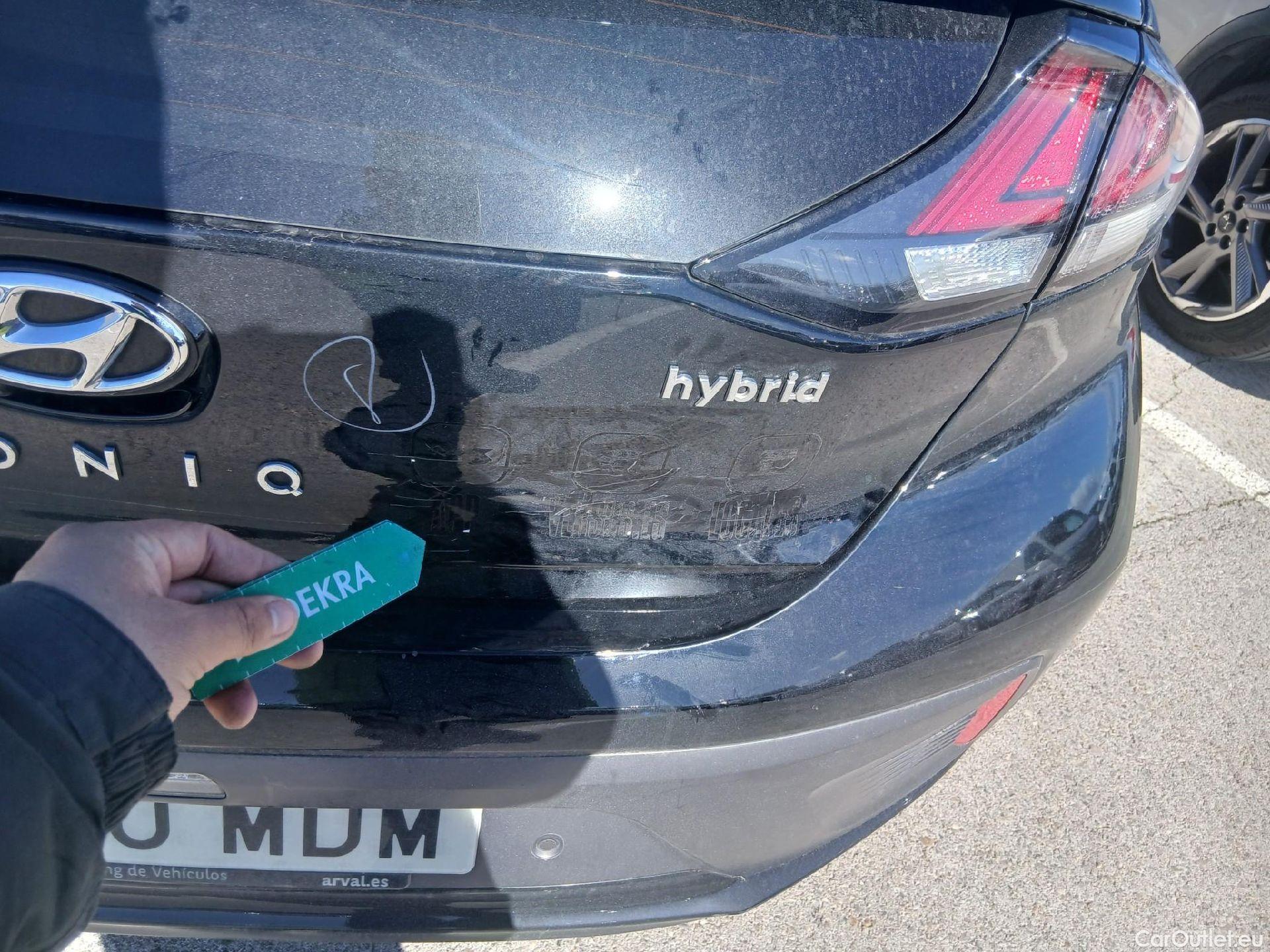  Hyundai   Ioniq HYUNDAI / 2019 / 5P / berlina con portón 1.6 GDI HEV Tecno DCT #27