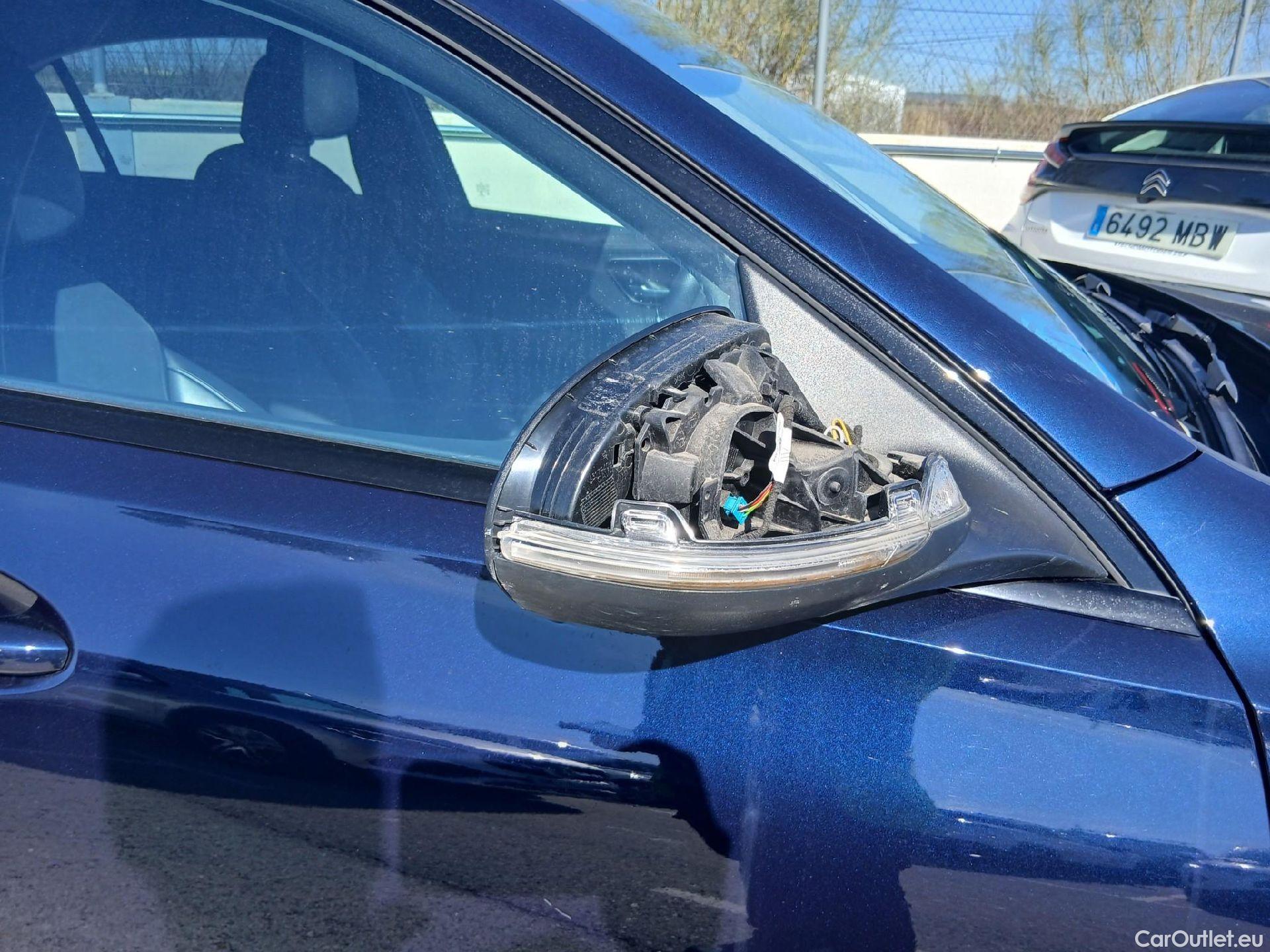  Mercedes  C-Klasse MERCEDES-BENZ Clase C / 2021 / 4P / sedán C 220 d #34