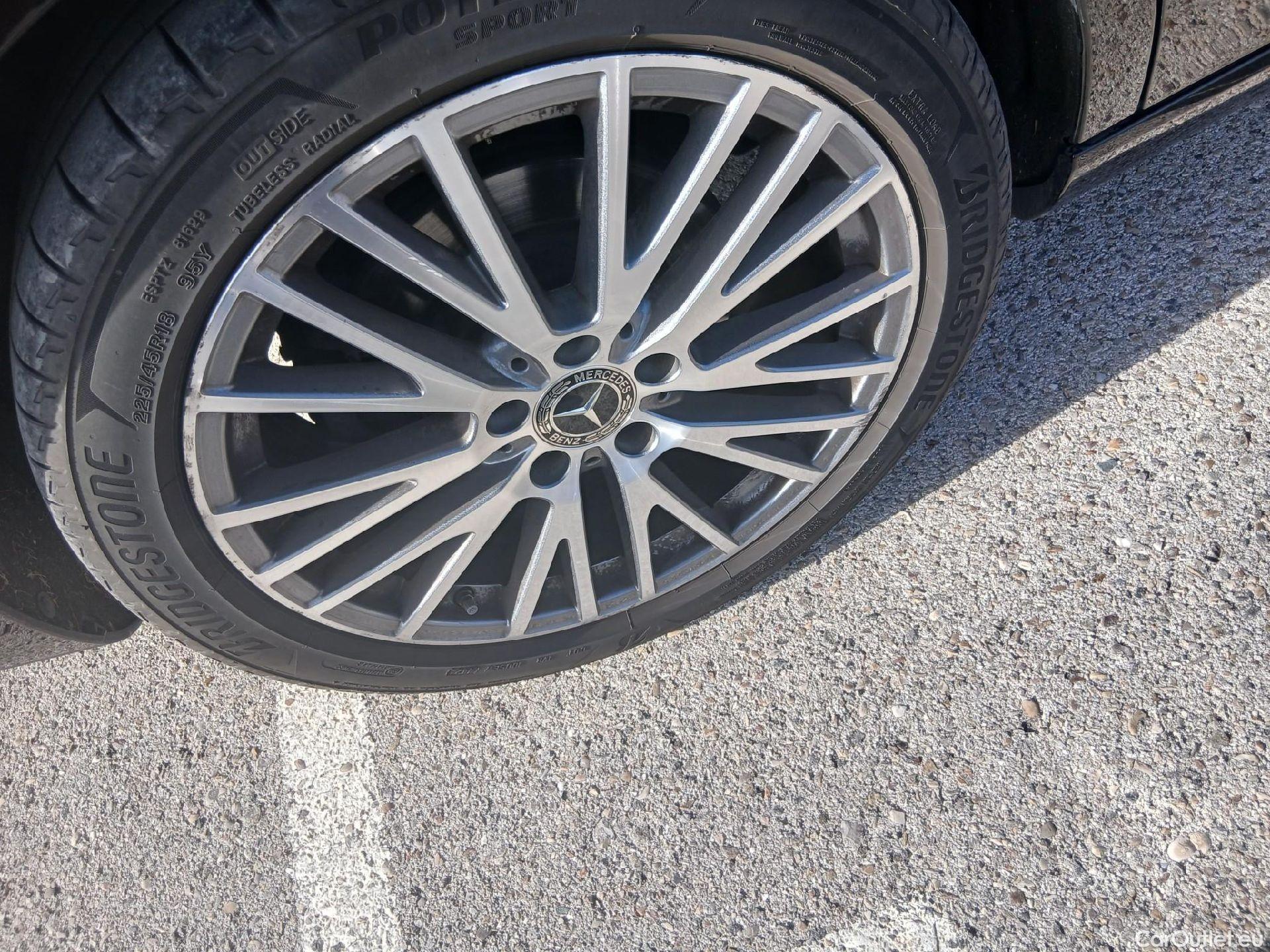  Mercedes  CLA-Klasse MERCEDES-BENZ CLA / 2019 / 5P / familiar CLA 200 D DCT Shooting Brake #20