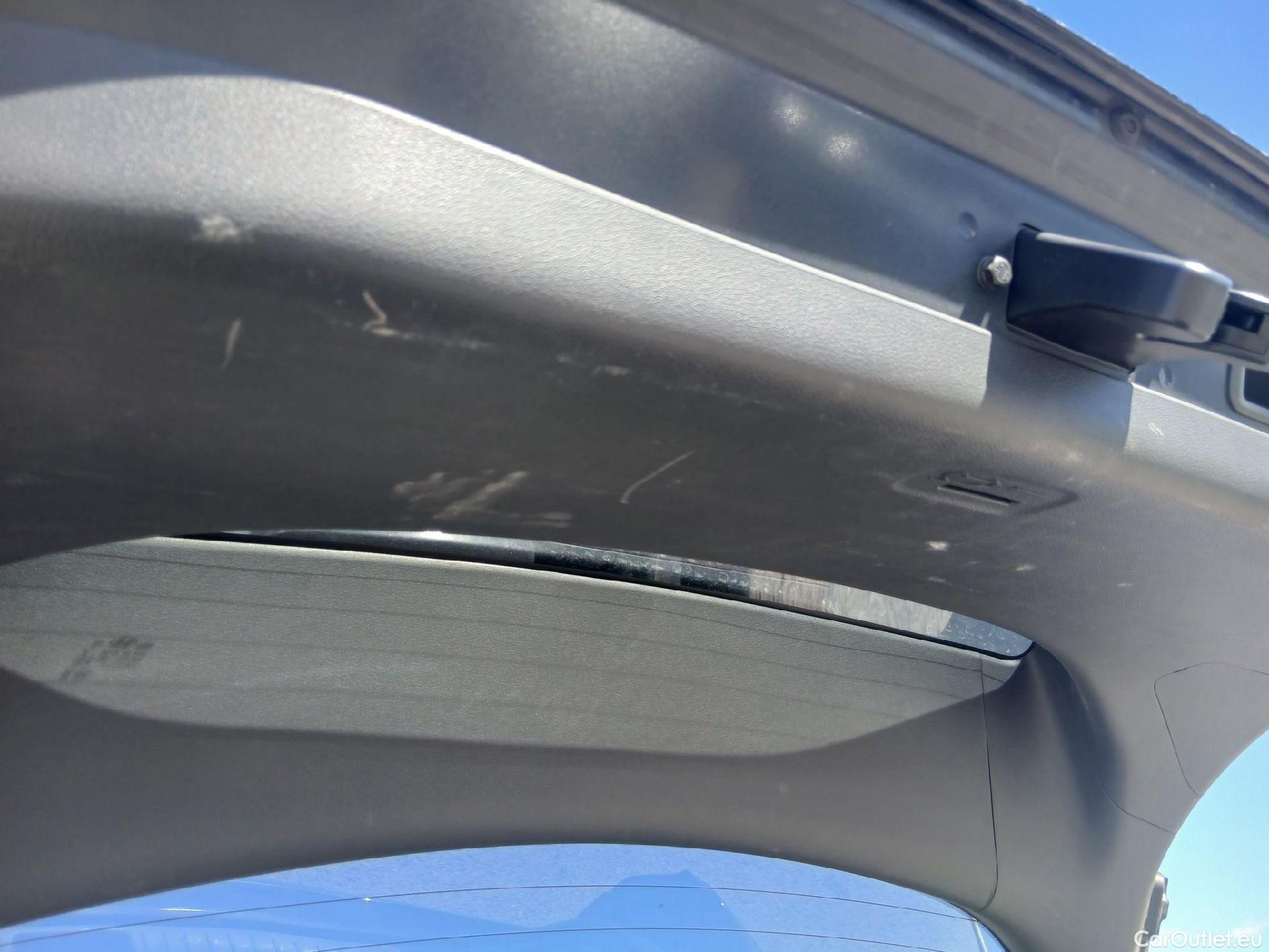  Hyundai   Ioniq HYUNDAI / 2019 / 5P / berlina con portón 1.6 GDI HEV Tecno DCT #3