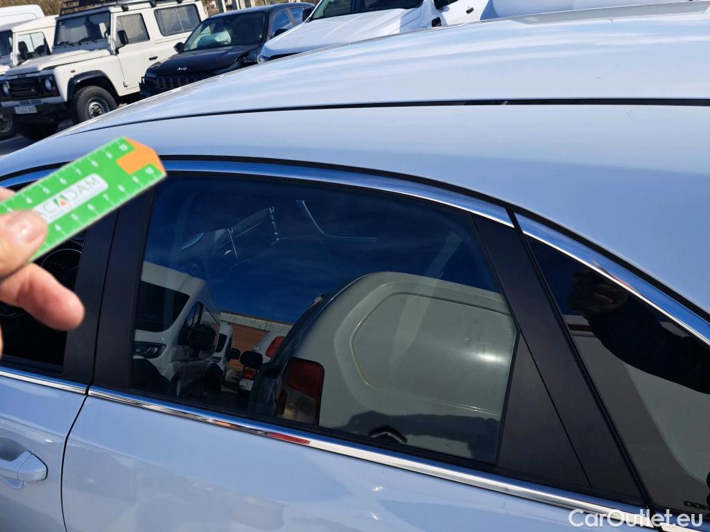  KIA  Cee'd KIA Ceed / 2018 / 5P / berlina con portón 1.0 MHEV 88kW (120CV) Drive DCT #27