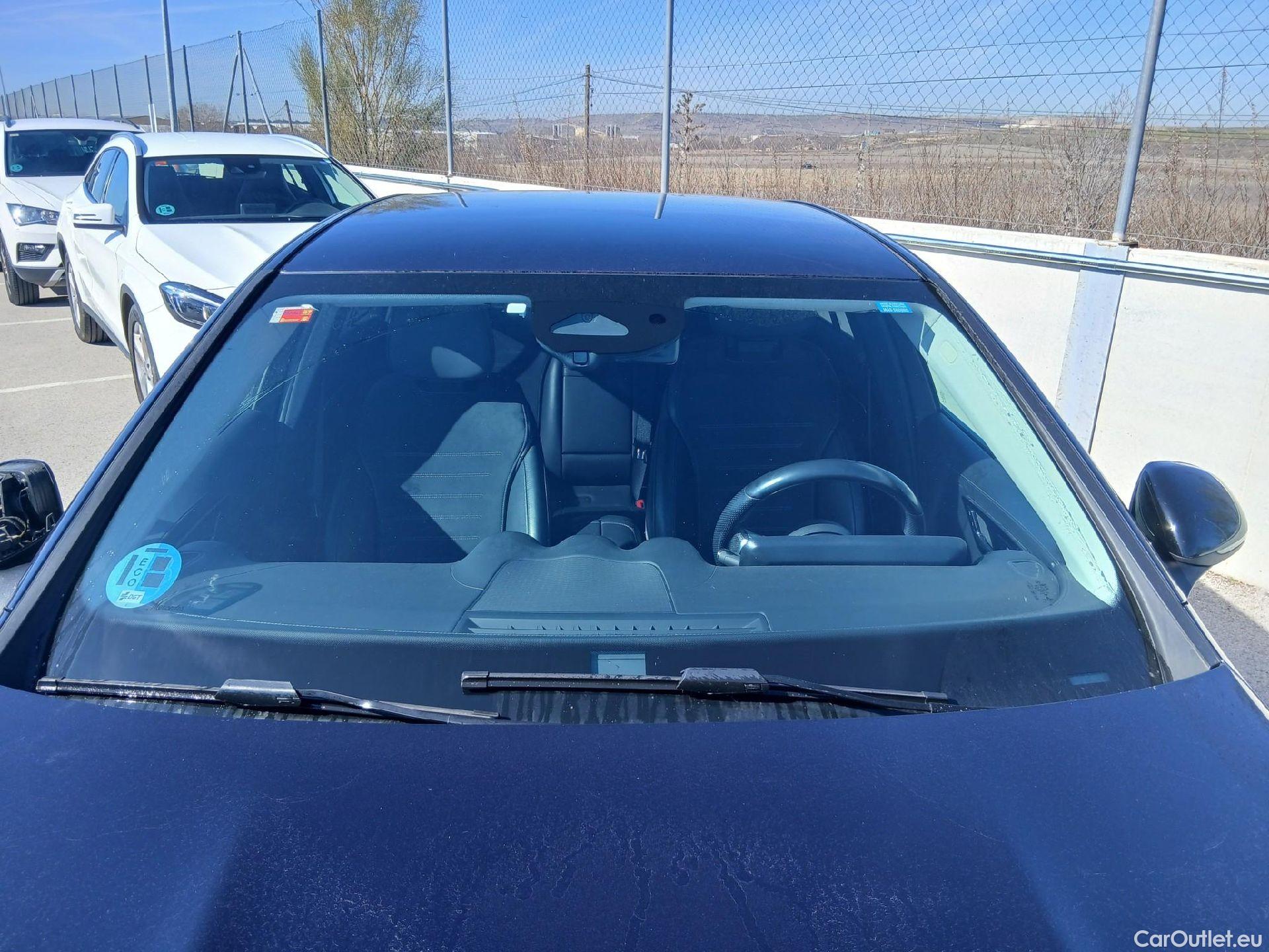  Mercedes  C-Klasse MERCEDES-BENZ Clase C / 2021 / 4P / sedán C 220 d #2