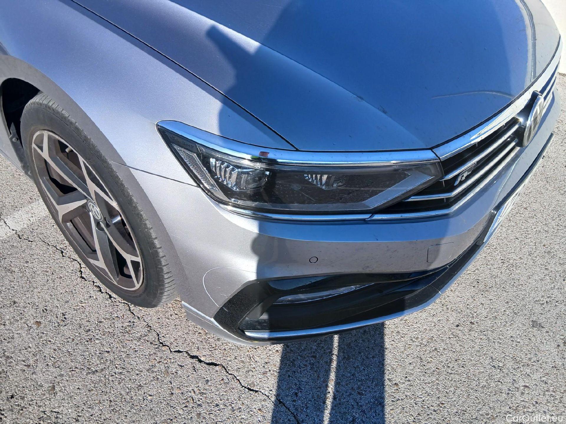  Volkswagen  Passat VOLKSWAGEN  / 2019 / 5P / familiar R-Line 2.0 TDI 140kW (190CV) DSG Variant #7