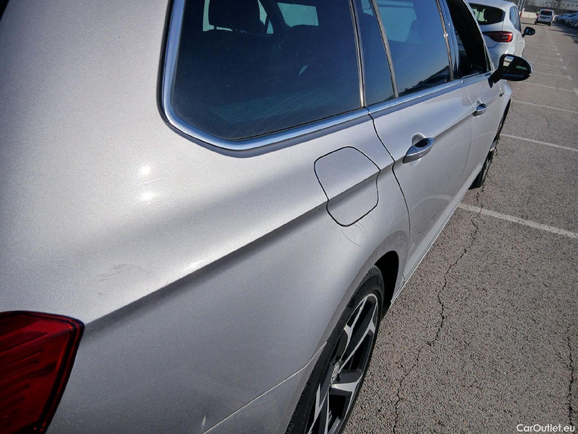  Volkswagen  Passat VOLKSWAGEN  / 2019 / 5P / familiar R-Line 2.0 TDI 140kW (190CV) DSG Variant #28