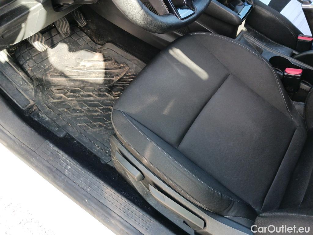  Renault  Clio RENAULT  / 2019 / 5P / berlina con portón Business TCe 74 kW (100CV) GLP #20