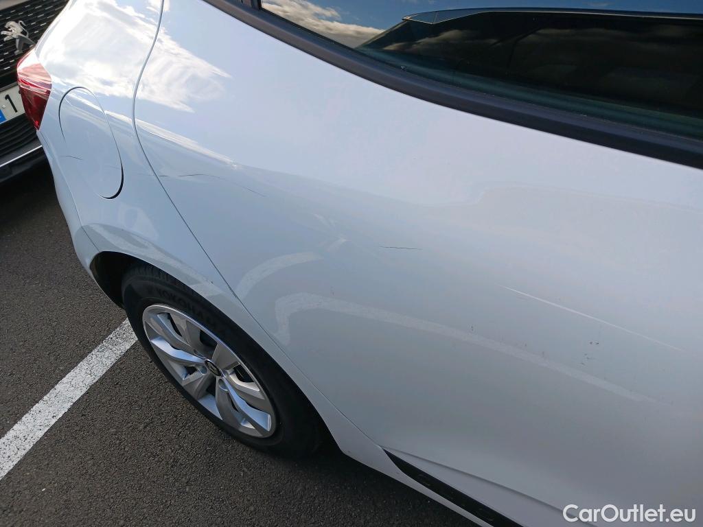  Renault  Clio RENAULT  / 2019 / 5P / berlina con portón Business TCe 74 kW (100CV) GLP #28