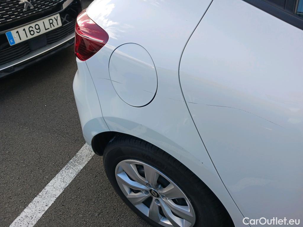  Renault  Clio RENAULT  / 2019 / 5P / berlina con portón Business TCe 74 kW (100CV) GLP #30