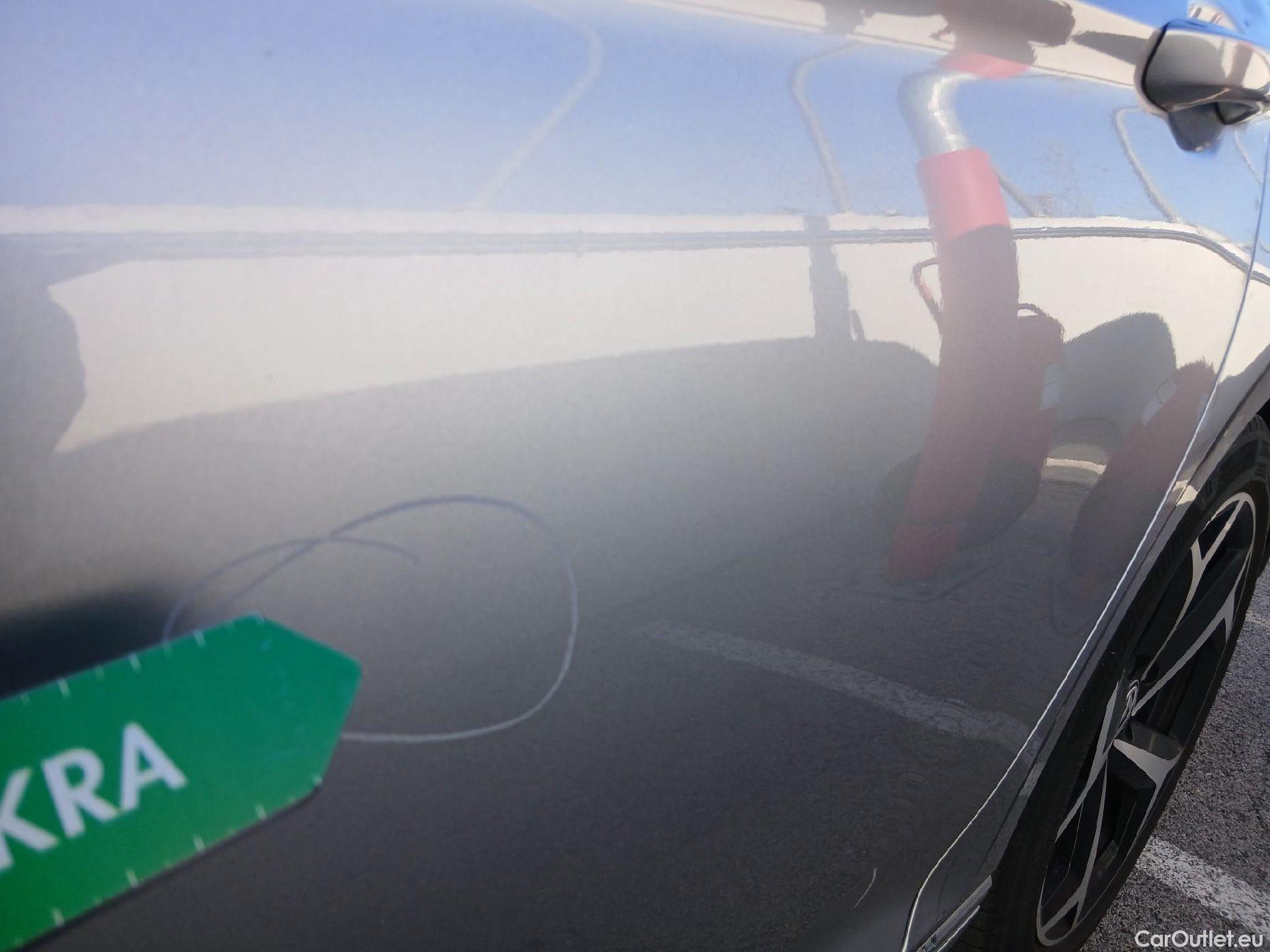  Volkswagen  Passat VOLKSWAGEN  / 2019 / 5P / familiar R-Line 2.0 TDI 140kW (190CV) DSG Variant #22