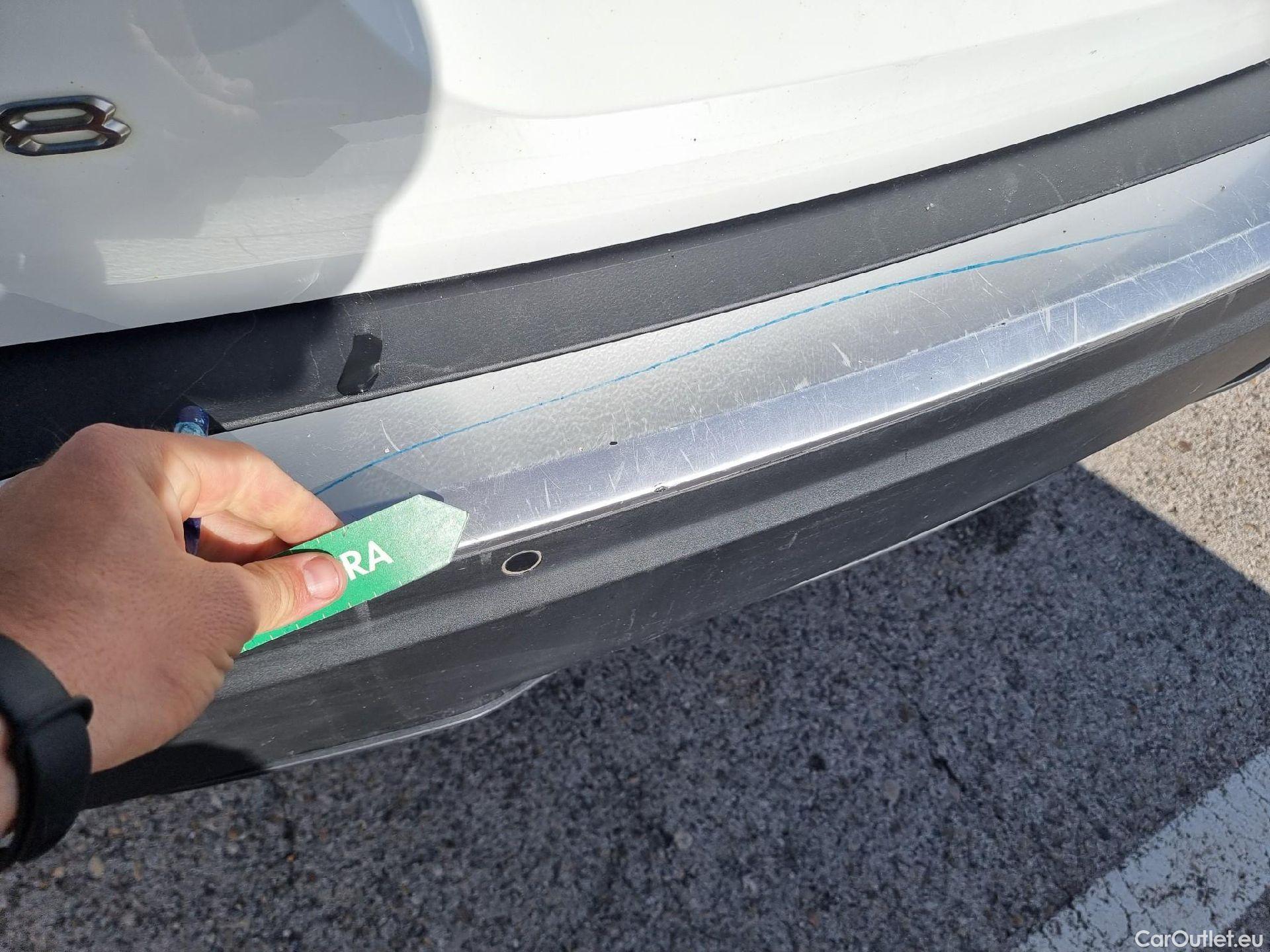  Peugeot  2008 PEUGEOT  / 2019 / 5P / todoterreno Active BlueHDI 81kW (110CV) #25