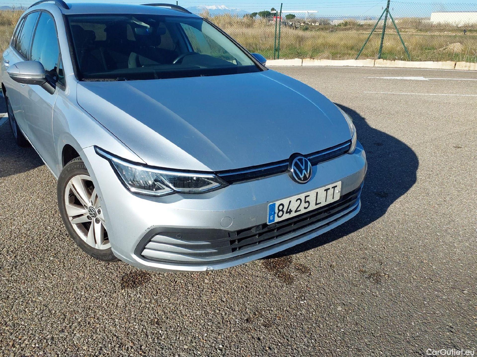  Volkswagen  Golf  VOLKSWAGEN / 2020 / 5P / familiar Life 1.0 eTSI 81kW (110CV) DSG Variant #1