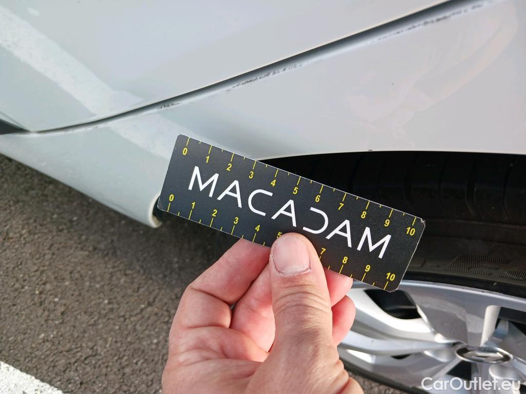  Renault  Clio RENAULT  / 2019 / 5P / berlina con portón Business TCe 74 kW (100CV) GLP #23