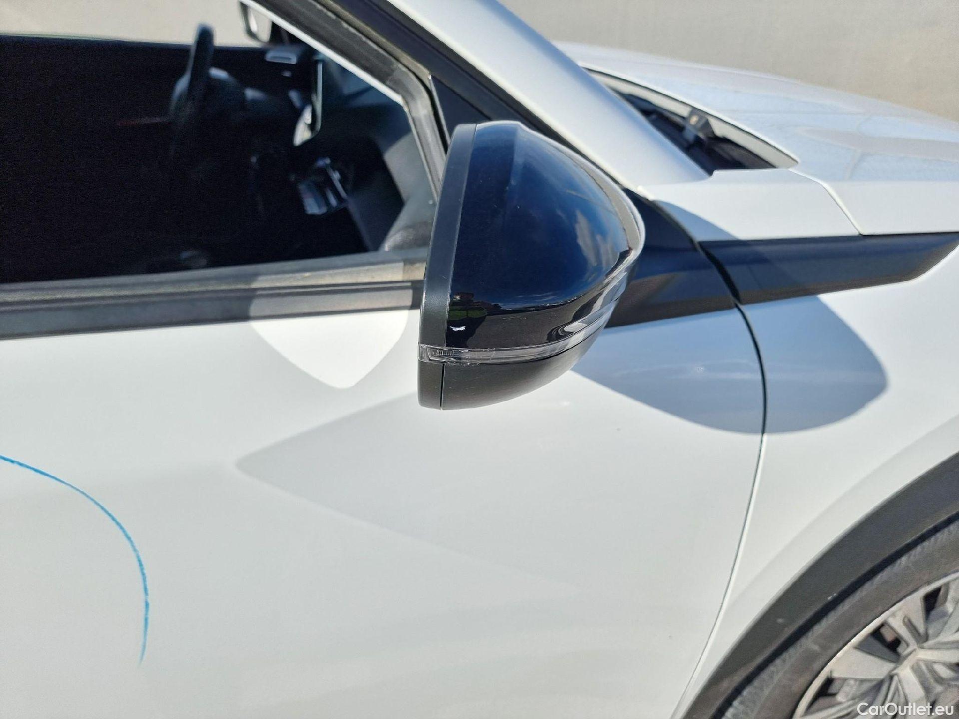  Peugeot  2008 PEUGEOT  / 2019 / 5P / todoterreno Active BlueHDI 81kW (110CV) #33