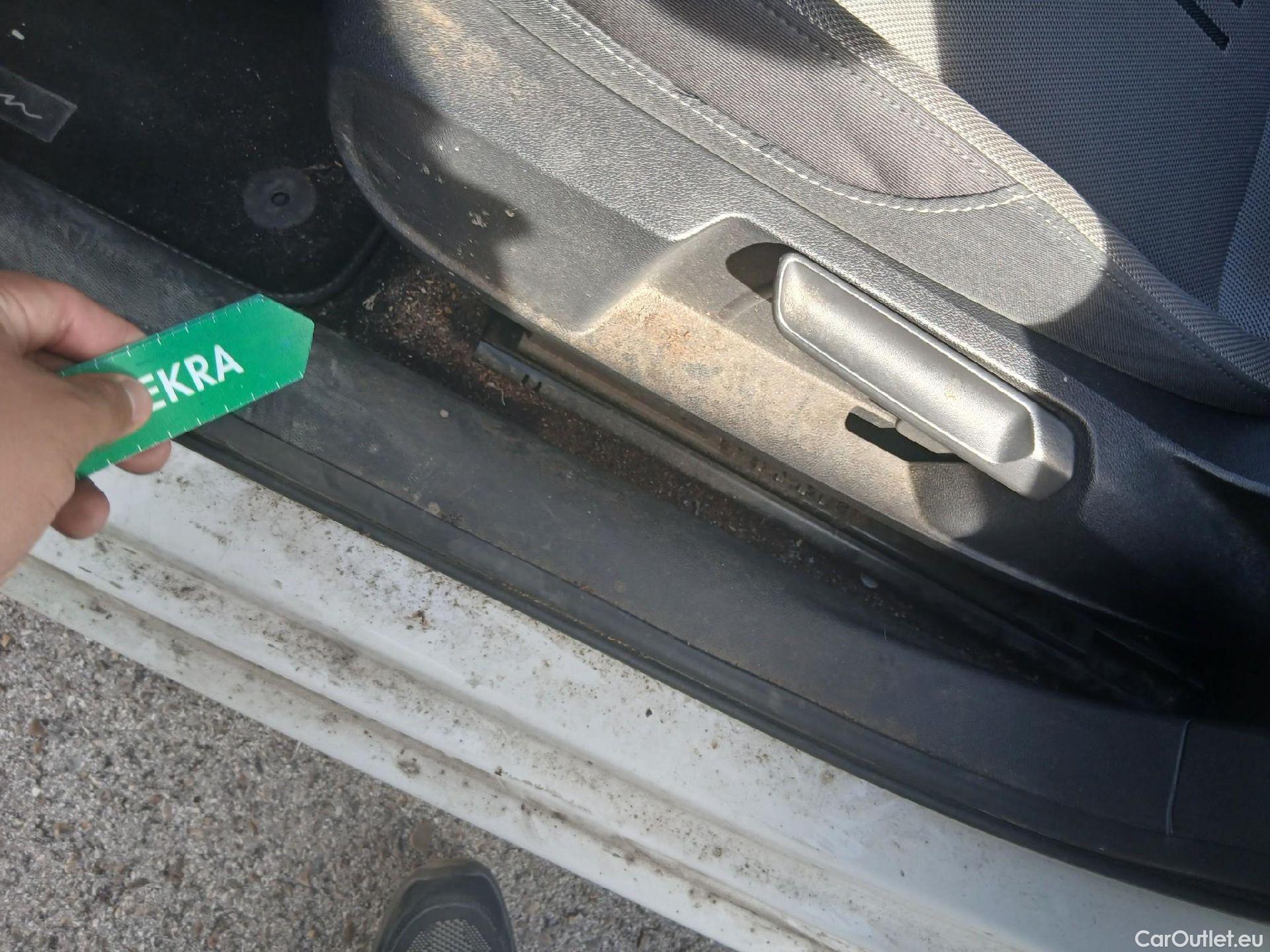  Land Rover  Discovery SEAT Nuevo León / 2020 / 5P / berlina con portón 2.0 TDI 85kW S&S Style Go(SP) #3