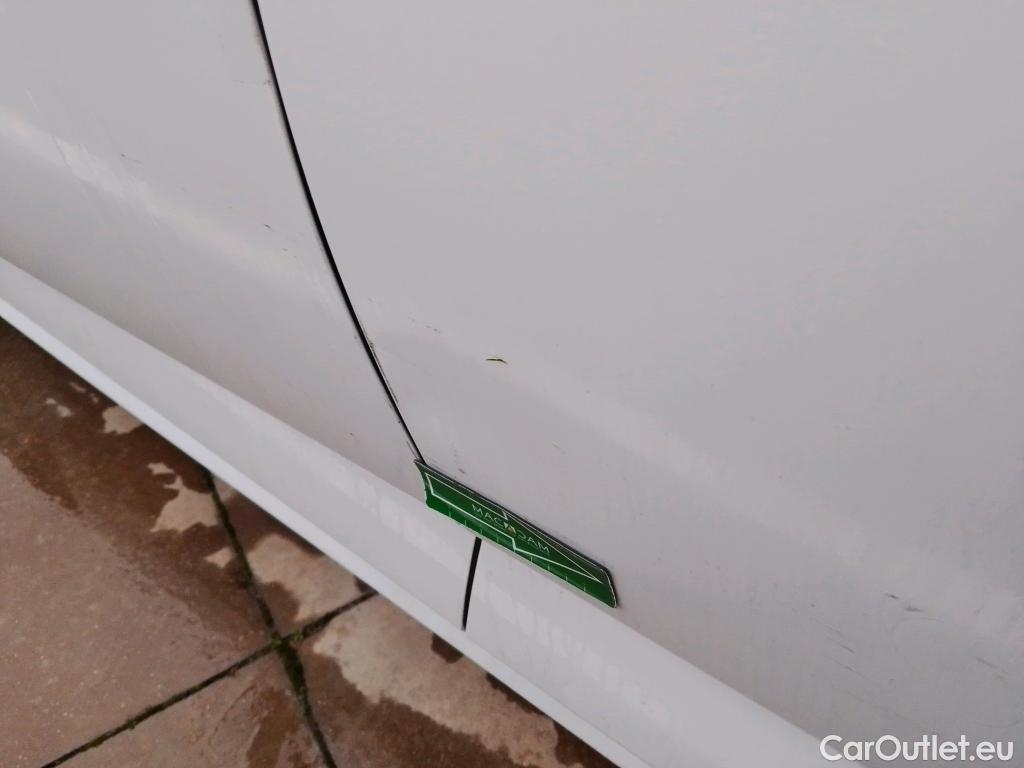  Renault  Megane RENAULT Mégane / 2015 / 5P / familiar Sp. Tourer Zen En. dCi 81kW (110CV) #11