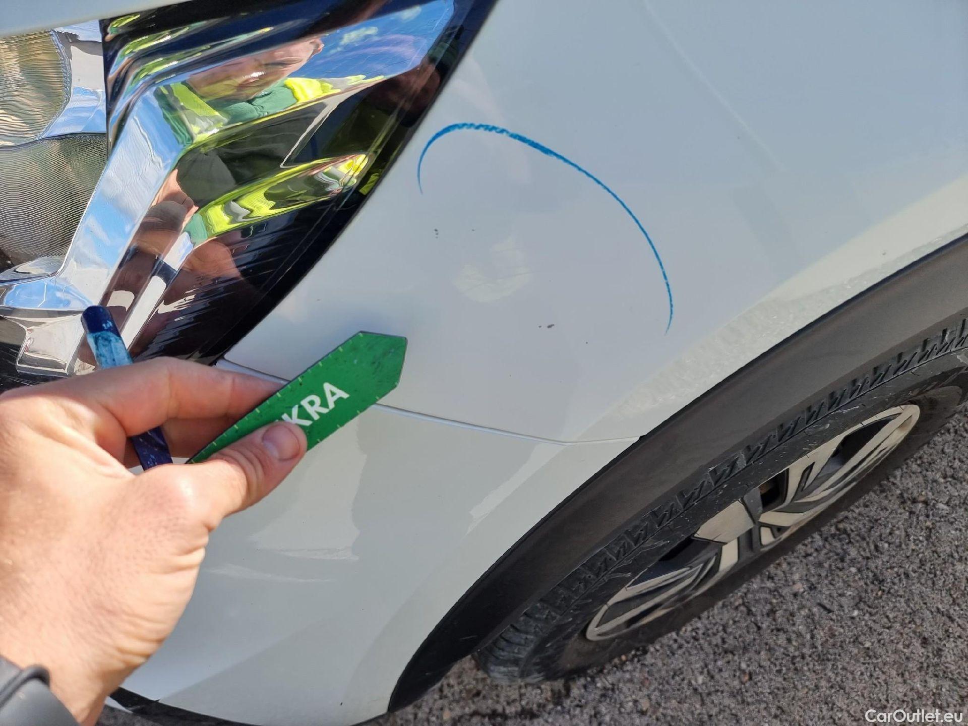  Peugeot  2008 PEUGEOT  / 2019 / 5P / todoterreno Active BlueHDI 81kW (110CV) #16