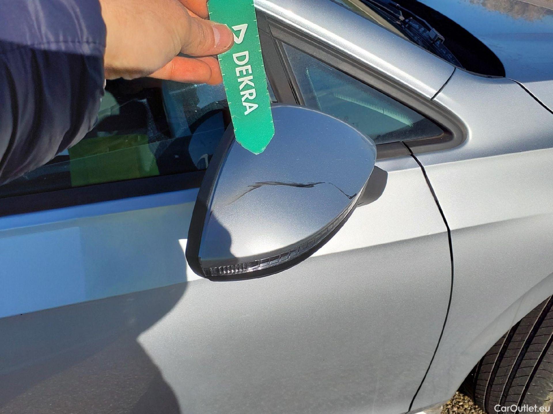  Volkswagen  Golf  VOLKSWAGEN / 2020 / 5P / familiar Life 1.0 eTSI 81kW (110CV) DSG Variant #5