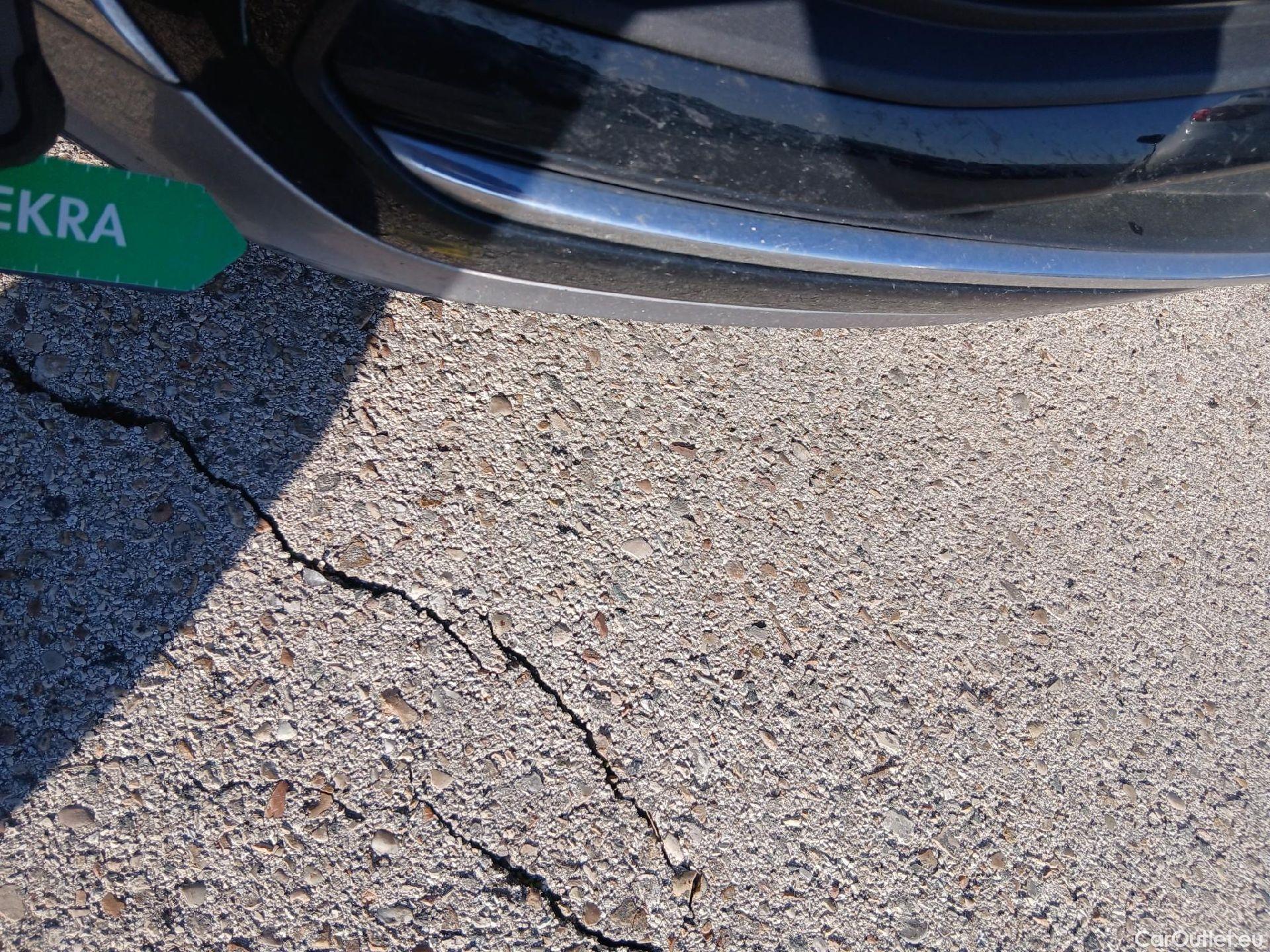  Volkswagen  Passat VOLKSWAGEN  / 2019 / 5P / familiar R-Line 2.0 TDI 140kW (190CV) DSG Variant #16