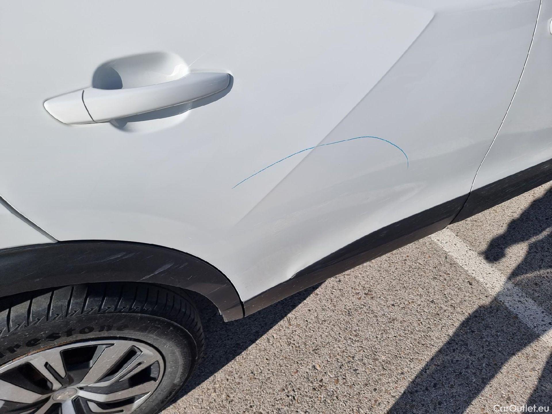  Peugeot  2008 PEUGEOT  / 2019 / 5P / todoterreno Active BlueHDI 81kW (110CV) #29