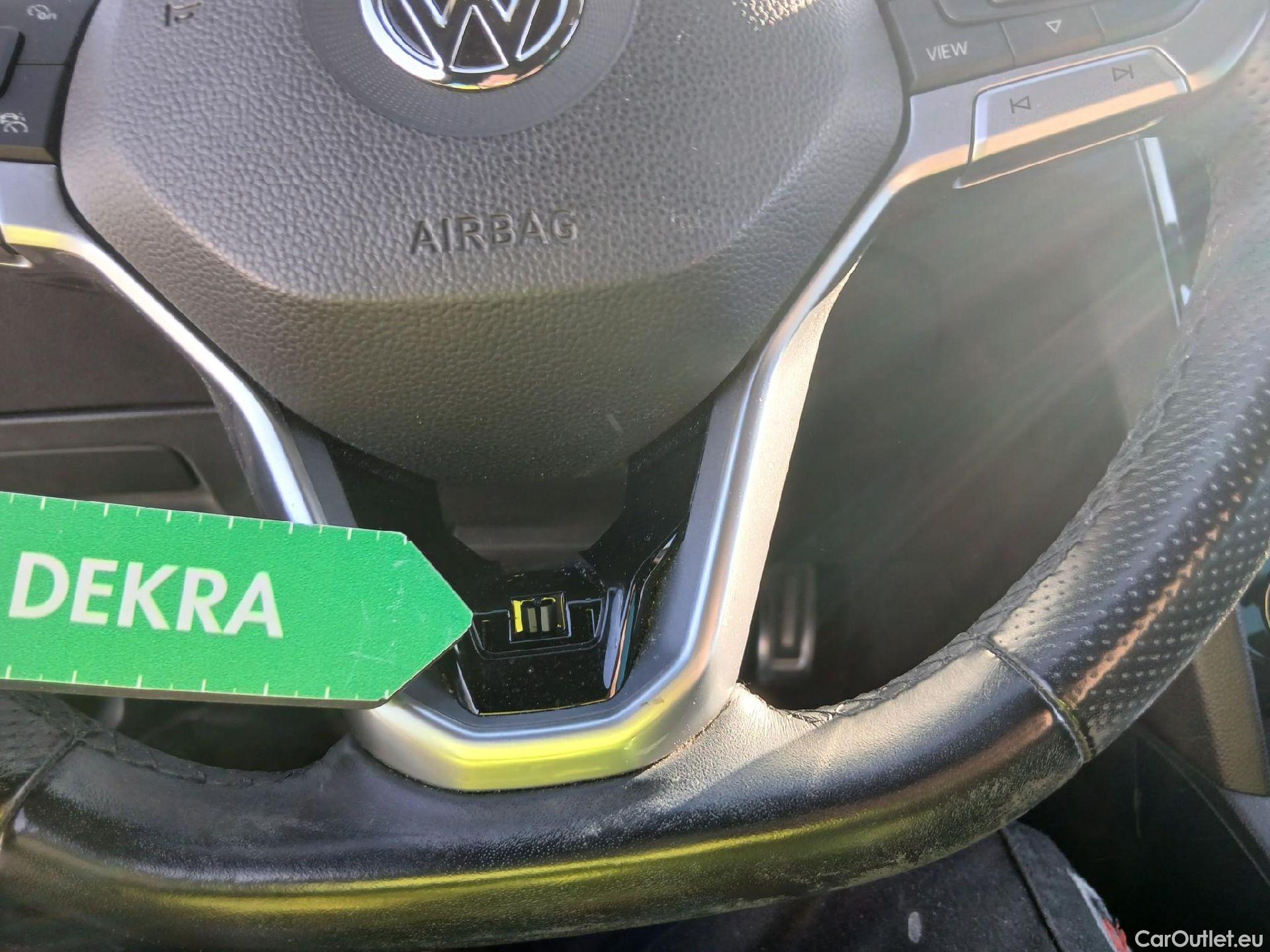  Volkswagen  Passat VOLKSWAGEN  / 2019 / 5P / familiar R-Line 2.0 TDI 140kW (190CV) DSG Variant #33